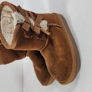 Koolaburra by Uggs Mini Suede Short Boot Girls Size 7 EUC